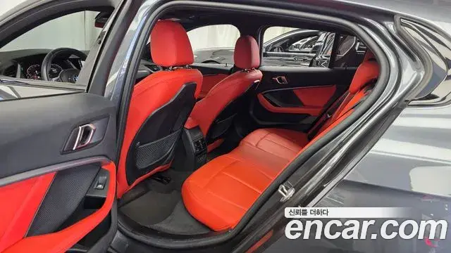 BMW 1 Series 2021 — Şəkil 26/34