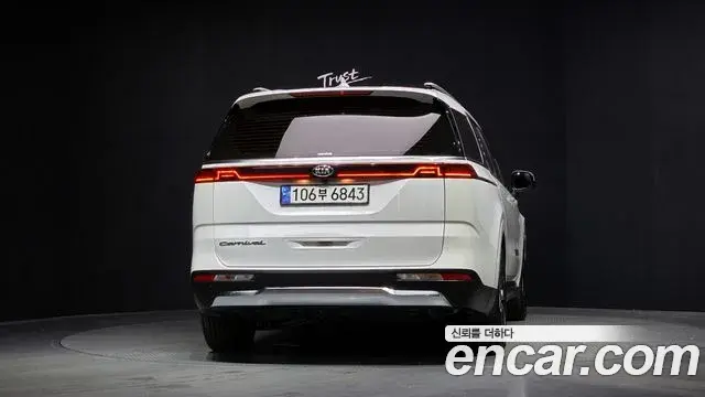 Kia Carnival 2021 — Фото 4/20