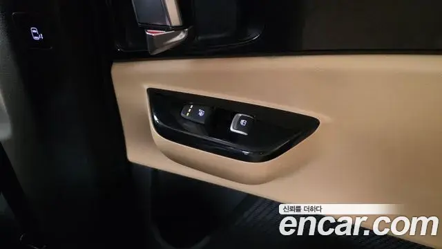 Kia Carnival 2021 — Фото 19/20