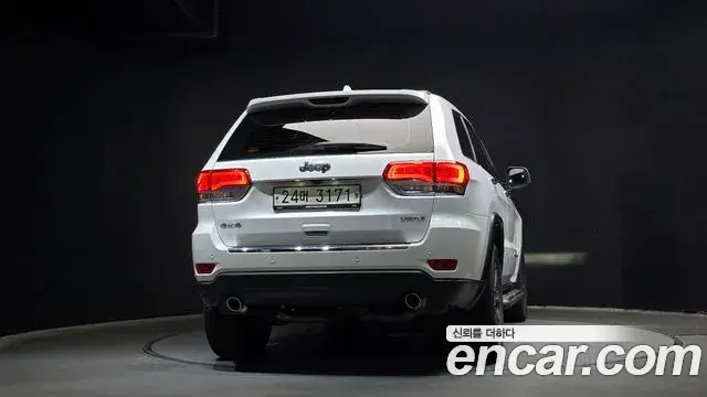 Jeep Grand Cherokee 2018 — Photo 15/30