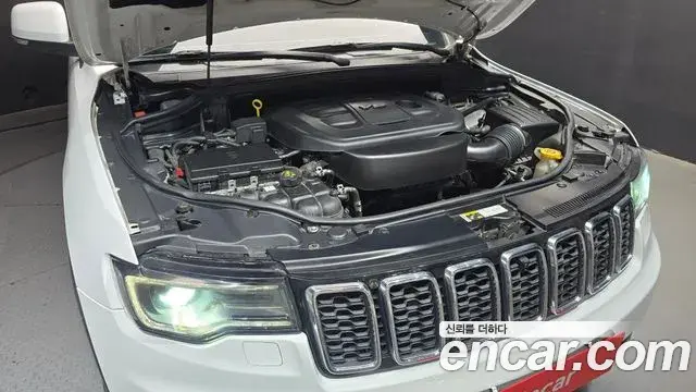 Jeep Grand Cherokee 2018 — Photo 4/30