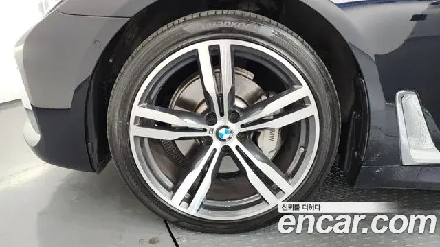 BMW 7 Series 2018 — ფოტო 41/43