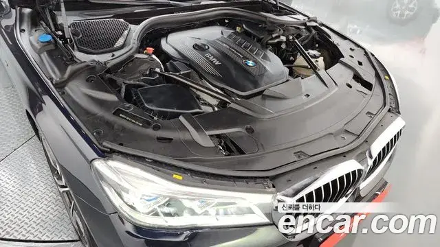 BMW 7 Series 2018 — ფოტო 21/43