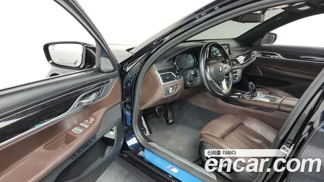 BMW 7 Series 2018 — ფოტო 16/43