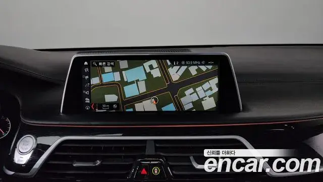 BMW 7 Series 2018 — ფოტო 40/43