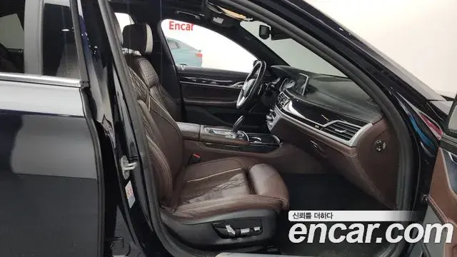 BMW 7 Series 2018 — ფოტო 12/43
