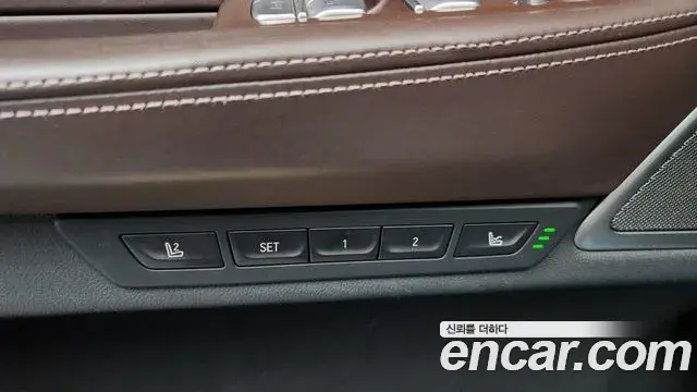 BMW 7 Series 2018 — ფოტო 26/43