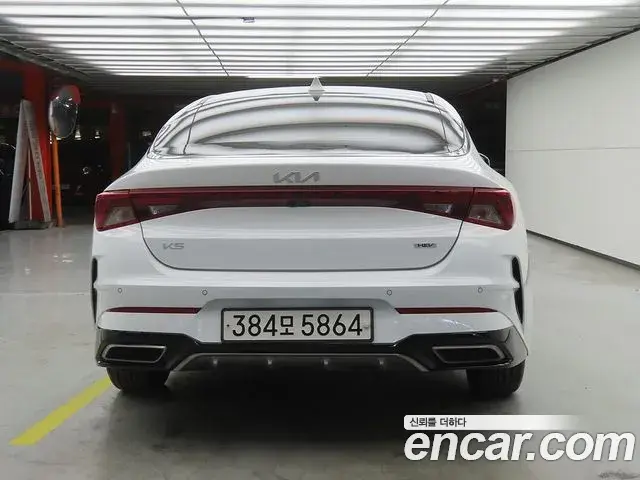 Kia K5 2022 — Şəkil 16/20