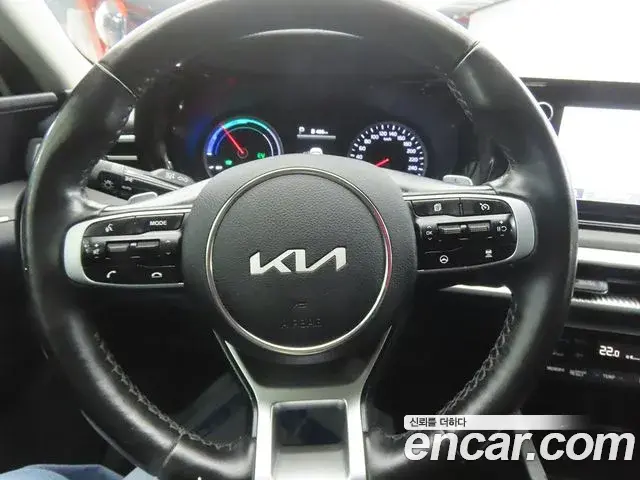 Kia K5 2022 — Şəkil 13/20