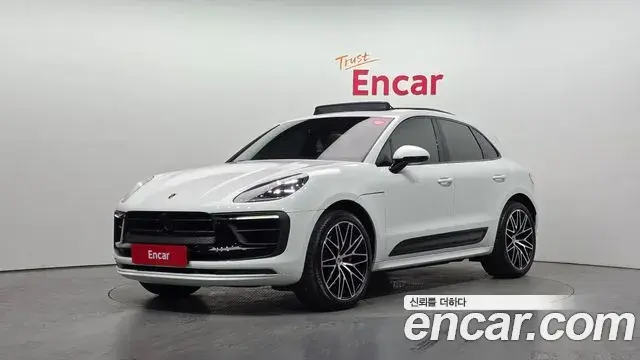 Porsche Macan 2023 — ფოტო 7/32
