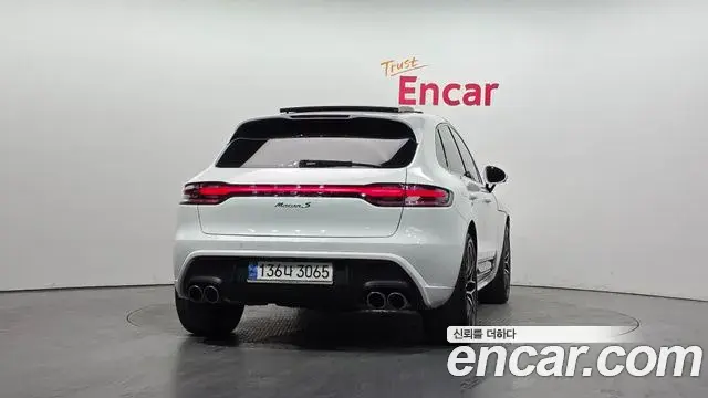 Porsche Macan 2023 — ფოტო 10/32