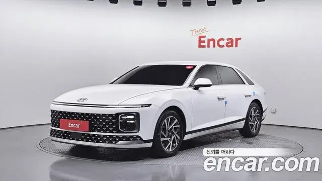 Hyundai Grandeur 2023 — Фото 1/20