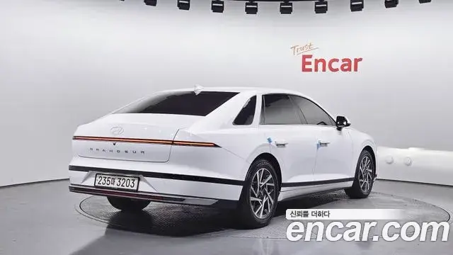 Hyundai Grandeur 2023 — Фото 2/20
