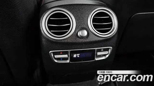 Mercedes-Benz GLC-Class 2020 — Şəkil 19/35