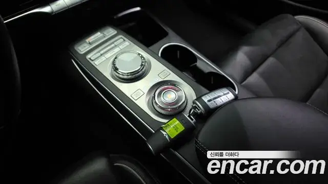 Genesis GV70 2022 — Photo 26/33