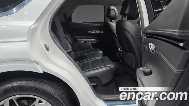 Genesis GV70 2022 — Photo 15/33