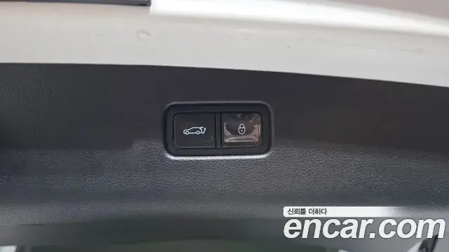 Genesis GV70 2022 — Photo 18/33