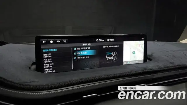 Genesis GV70 2022 — Photo 27/33