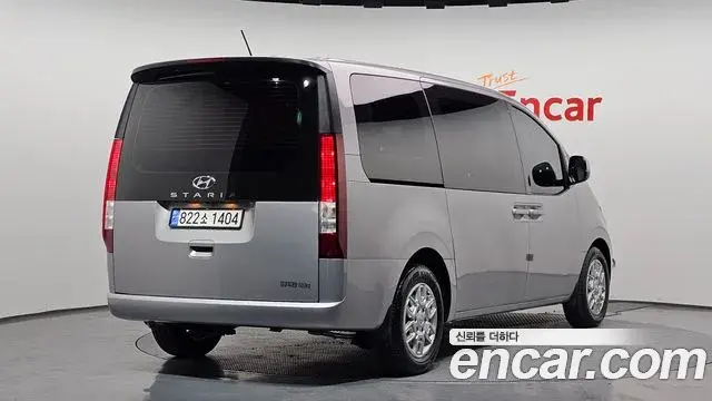 Hyundai Staria 2023 — Photo 25/31