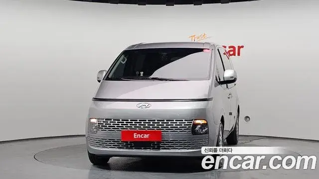 Hyundai Staria 2023 — Photo 6/31