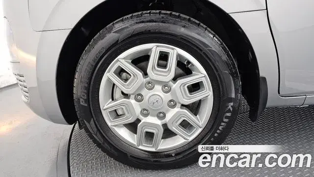 Hyundai Staria 2023 — Photo 20/31