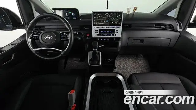 Hyundai Staria 2023 — Photo 29/31