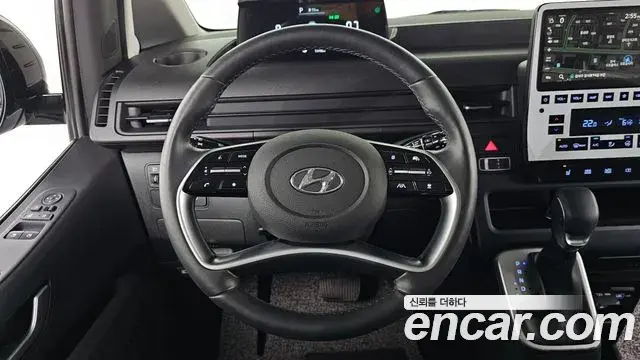 Hyundai Staria 2023 — Photo 19/31