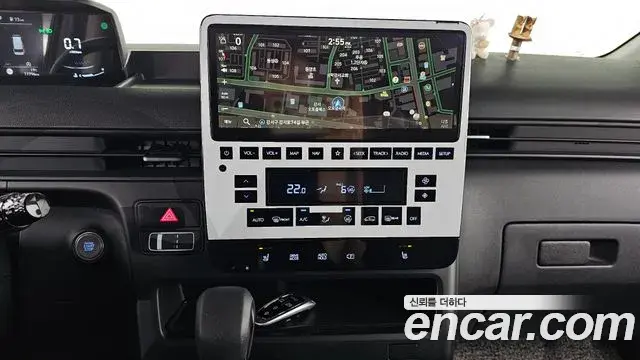 Hyundai Staria 2023 — Photo 4/31