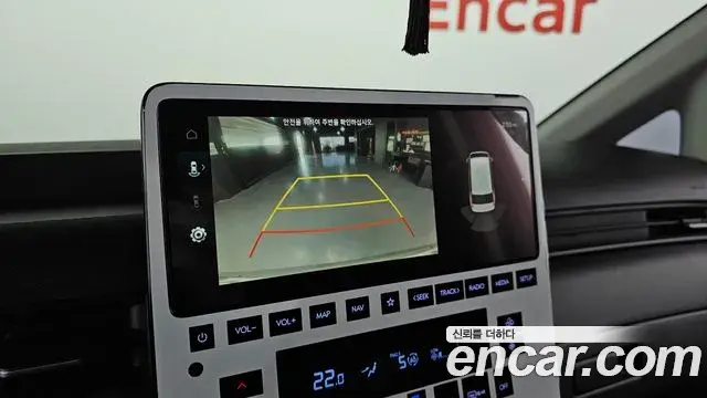 Hyundai Staria 2023 — Photo 3/31
