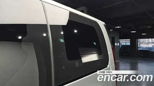 Hyundai Staria 2023 — Photo 24/31