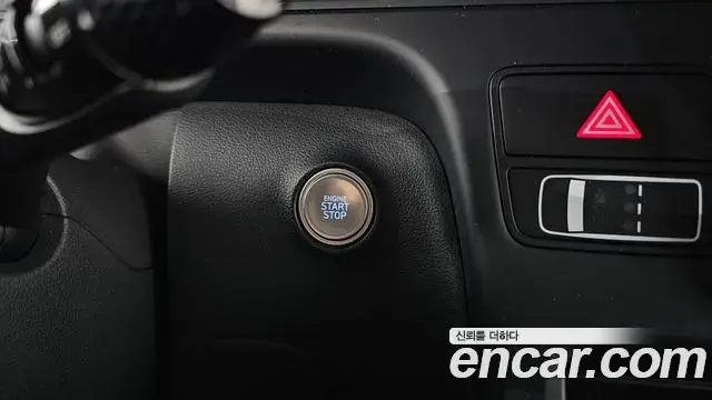 Hyundai Staria 2023 — Photo 16/31