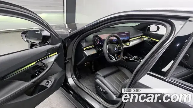BMW 5 Series 2025 — Фото 10/20