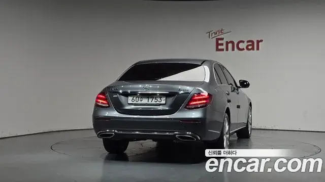 Mercedes-Benz E-Class 2018 — Фото 4/20