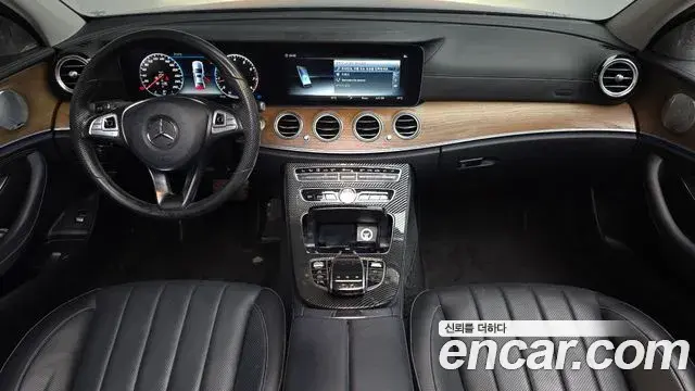 Mercedes-Benz E-Class 2018 — Фото 7/20