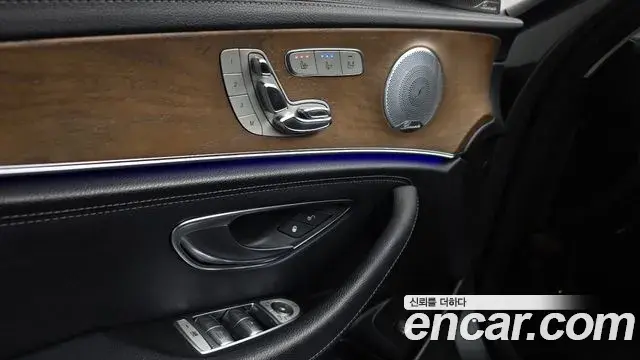 Mercedes-Benz E-Class 2018 — Фото 17/20