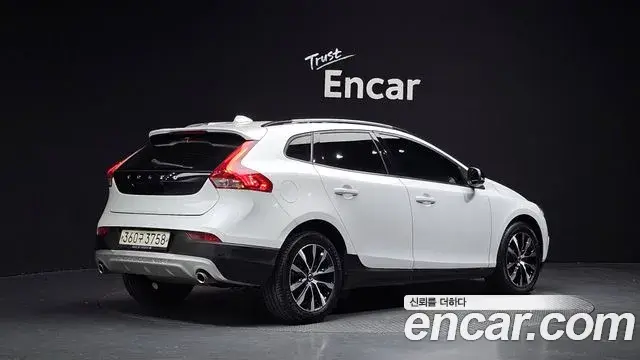 Volvo V40 Cross Country 2019 — ფოტო 20/20