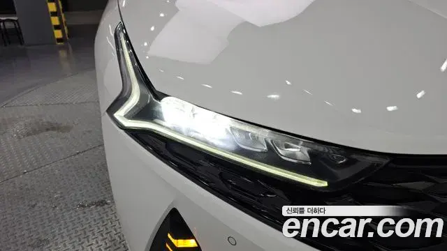 Kia K5 2022 — Photo 3/32