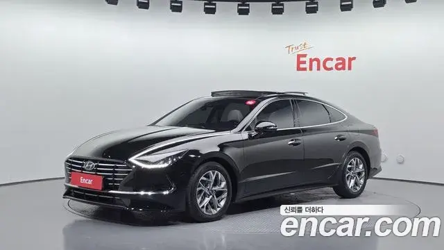 Hyundai Sonata 2019 — Фото 1/20