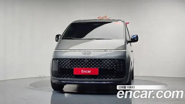 Hyundai Staria 2023 — Фото 3/20