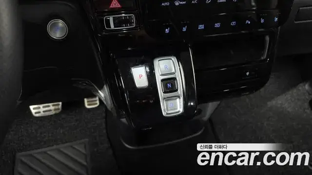 Hyundai Staria 2023 — Фото 9/20
