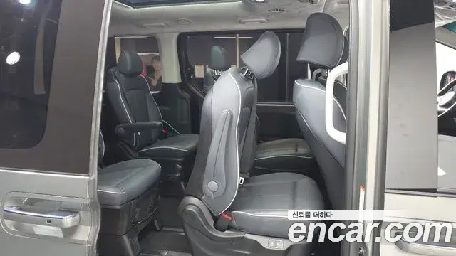 Hyundai Staria 2023 — Фото 11/20