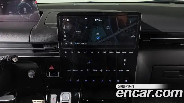Hyundai Staria 2023 — Фото 13/20