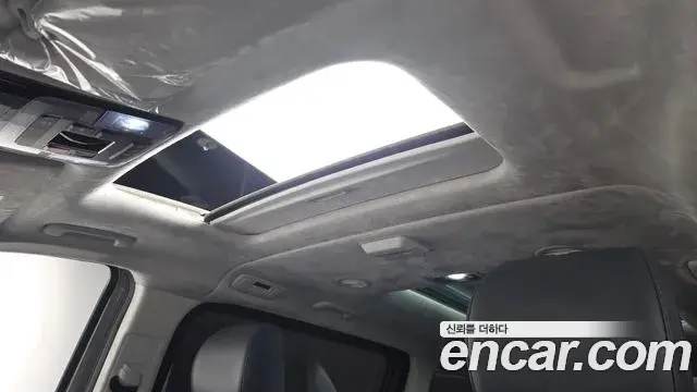Hyundai Staria 2023 — Фото 16/20