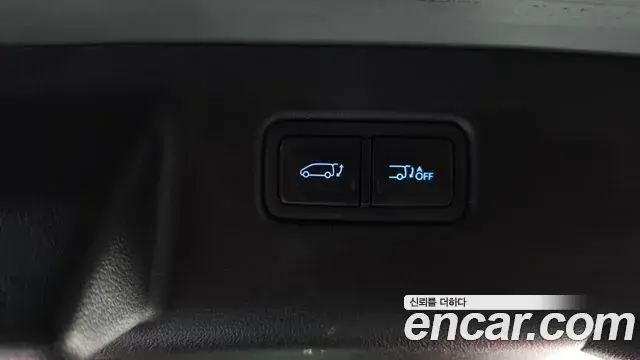 Hyundai Staria 2023 — Фото 17/20