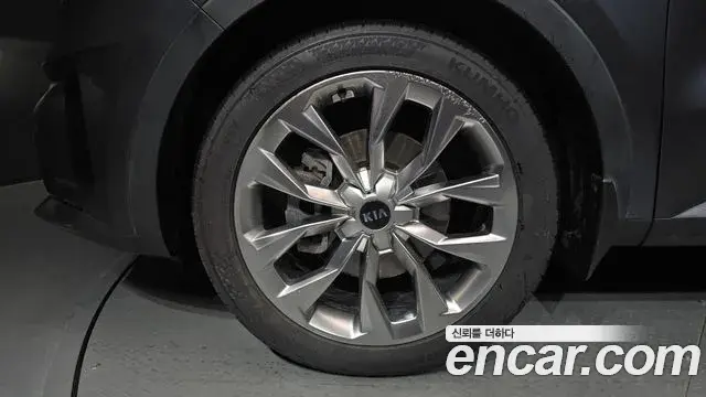 Kia Sorento 2020 — Фото 5/20