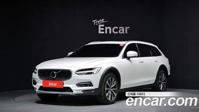 Volvo V90 Cross Country 2021 — Фото 1/20