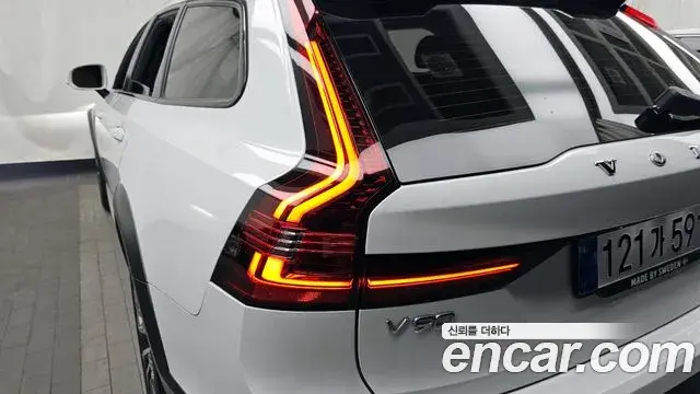 Volvo V90 Cross Country 2021 — ფოტო 34/34