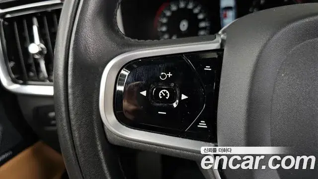 Volvo V90 Cross Country 2021 — ფოტო 18/34