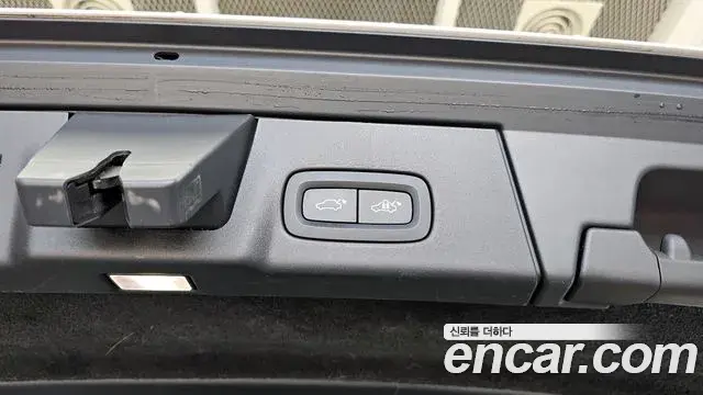 Volvo V90 Cross Country 2021 — ფოტო 21/34