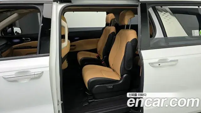 Kia Carnival 2022 — Фото 11/20